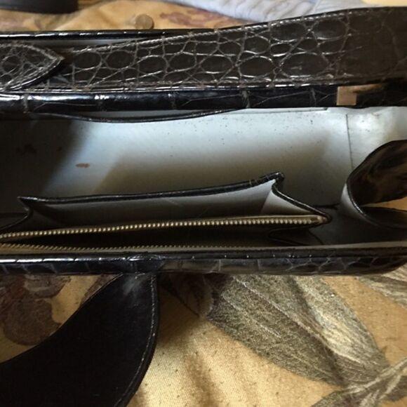 Vintage Faux Alligator Handbag - Picture 3 of 5